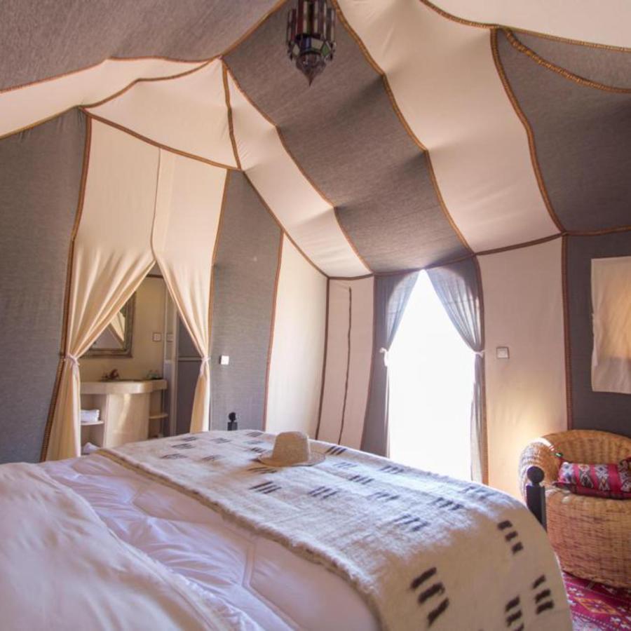 ホテル Sahara Tours Luxury Camp メルズーガ エクステリア 写真