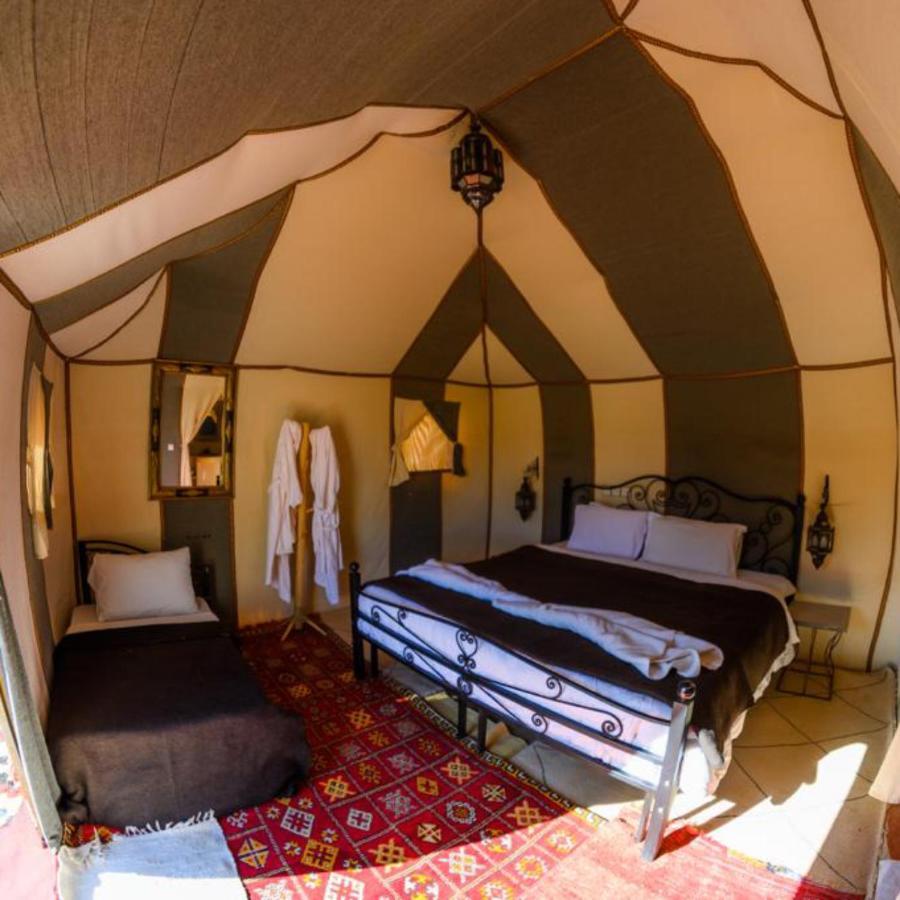 ホテル Sahara Tours Luxury Camp メルズーガ エクステリア 写真