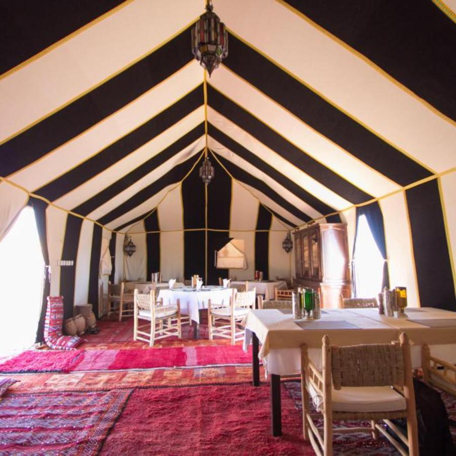 ホテル Sahara Tours Luxury Camp メルズーガ エクステリア 写真