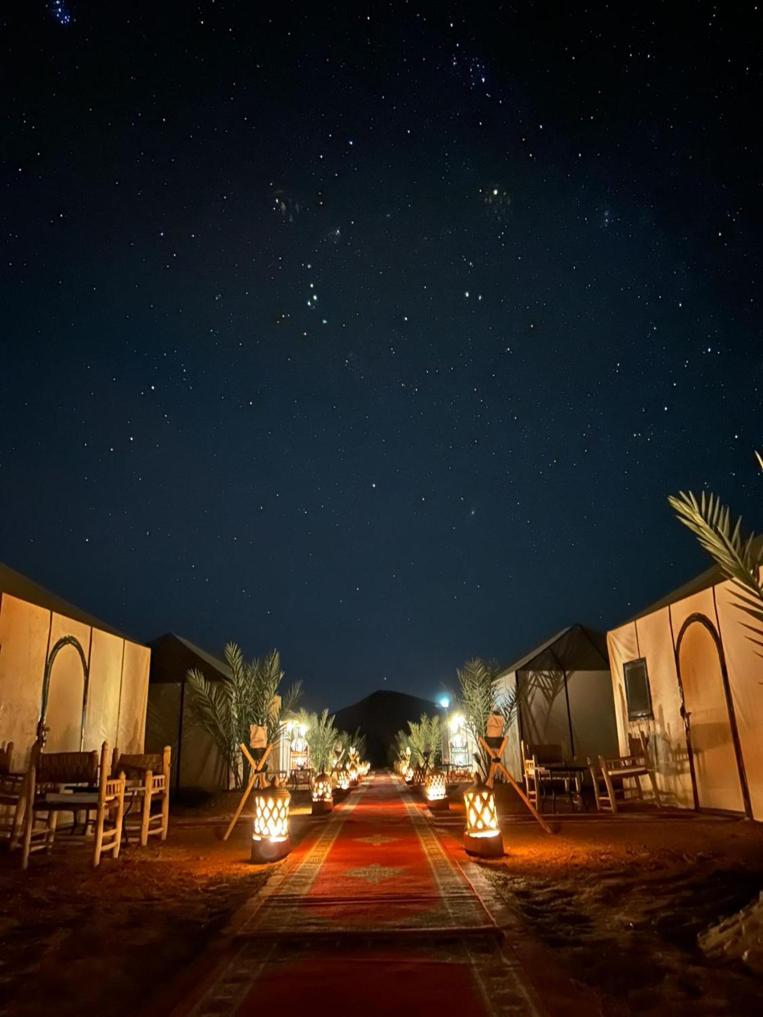 ホテル Sahara Tours Luxury Camp メルズーガ エクステリア 写真