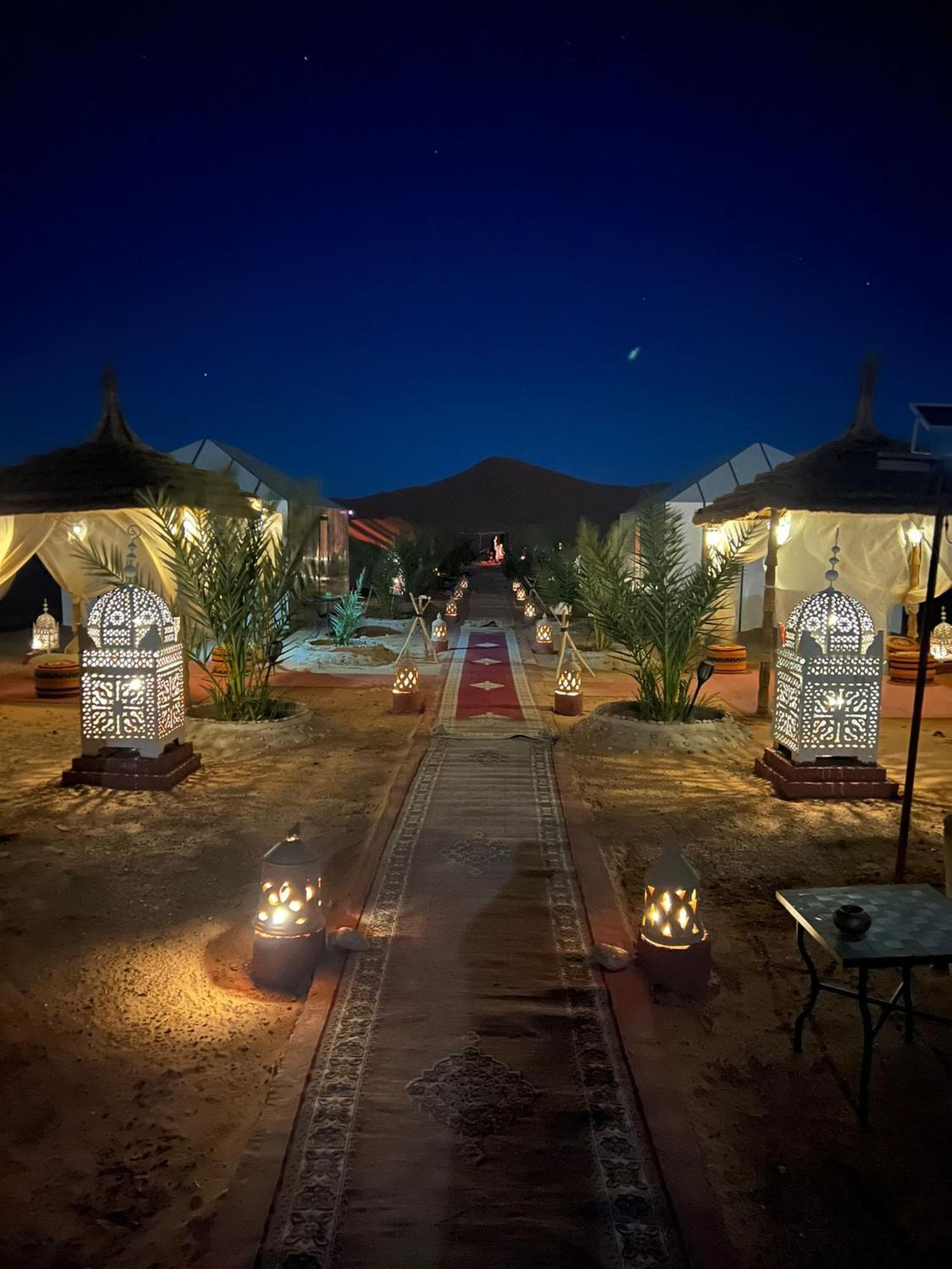ホテル Sahara Tours Luxury Camp メルズーガ エクステリア 写真