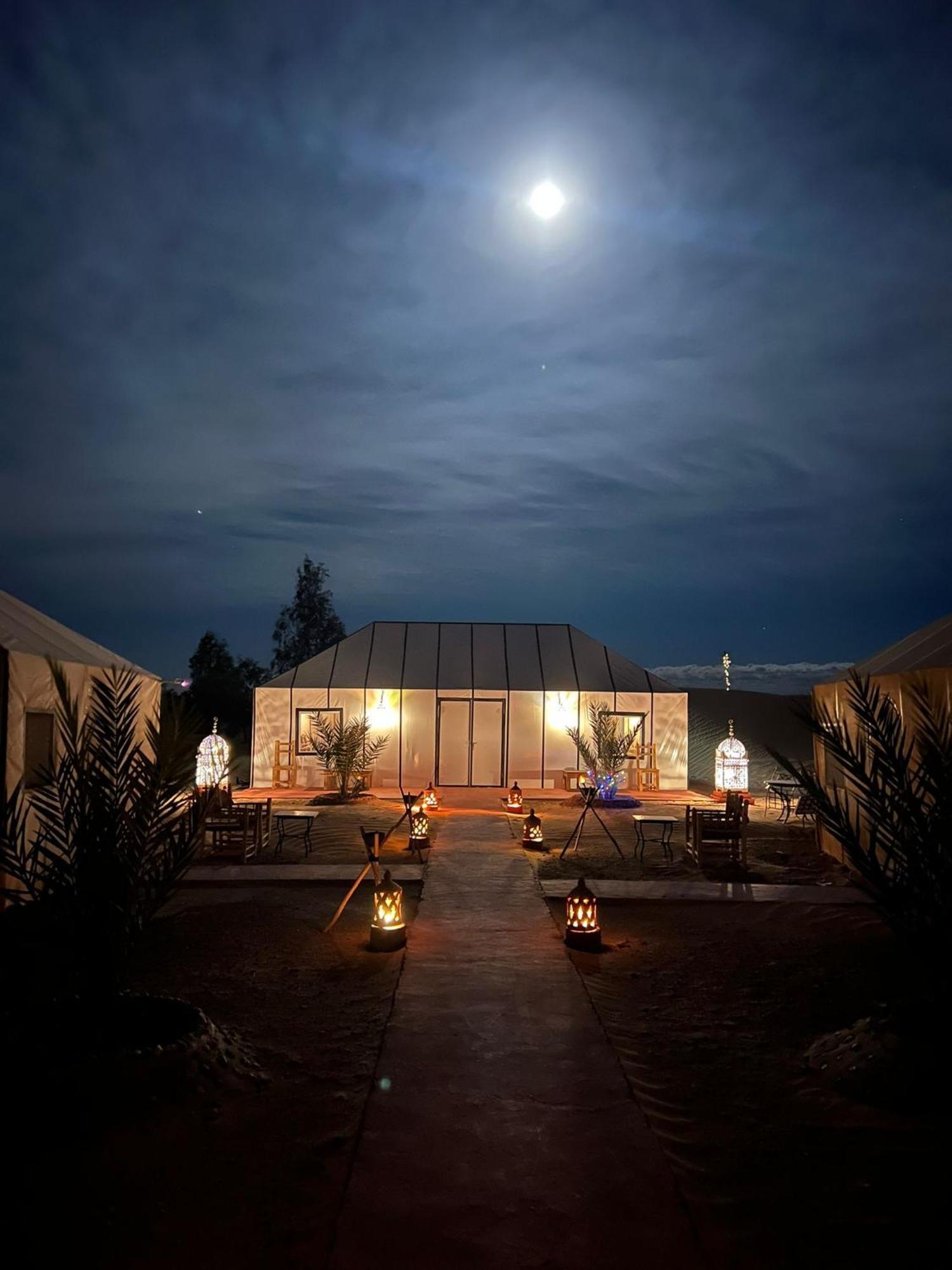 ホテル Sahara Tours Luxury Camp メルズーガ エクステリア 写真